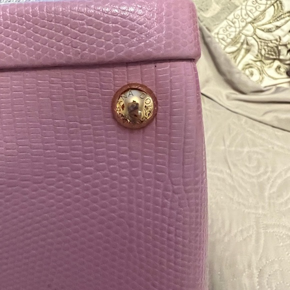 SOLD Dolce & Gabbana pink Lucia bag with bee decorated - Picture 12 of 16